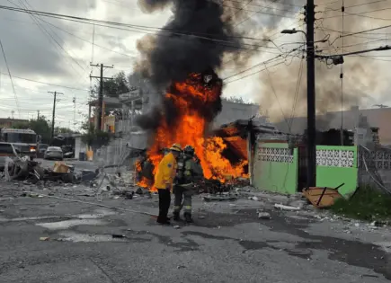Evacuación de estudiantes tras explosión por gas en Nuevo Laredo