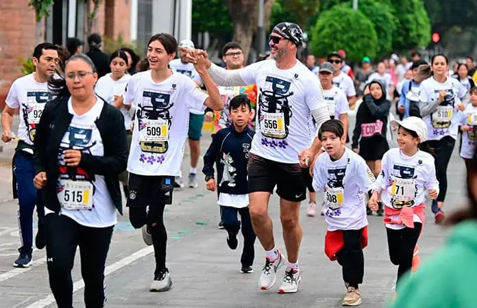 Exitosa carrera atlética de aniversario Marista