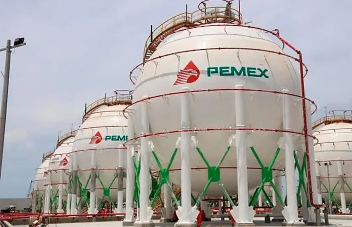 Habrá más impuestos para apoyar a Pemex