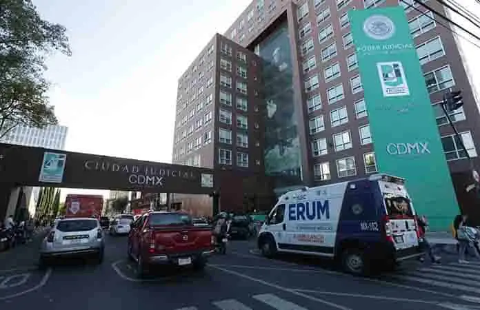 Lesionan a balazos a un abogado en la CDMX