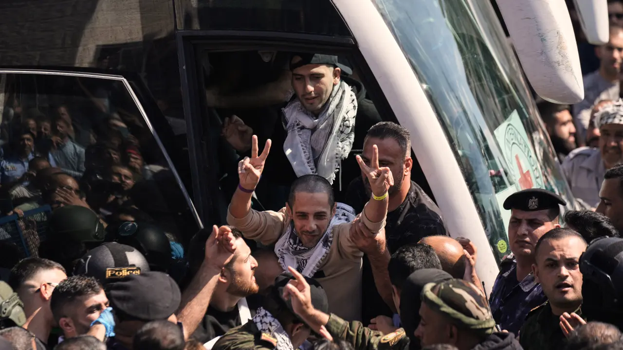 Liberación de prisioneros palestinos en Cisjordania desata celebraciones