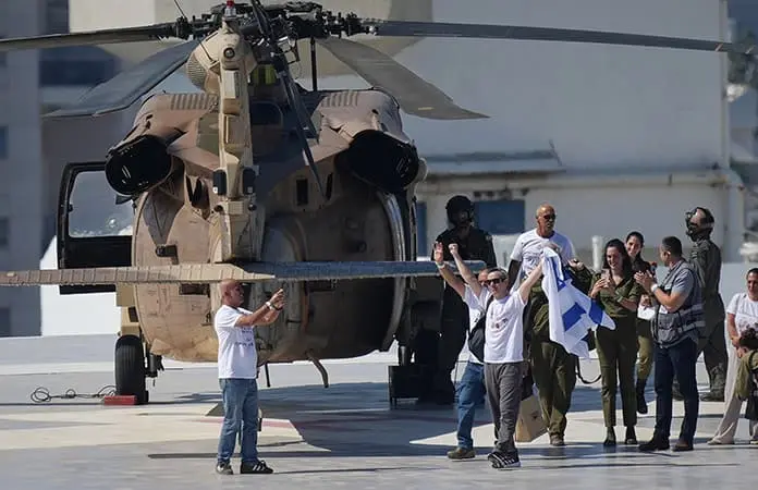 Liberados, 20 rehenes israelíes