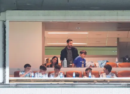 Lionel Scaloni contempla a Messi para partido amistoso de Argentina