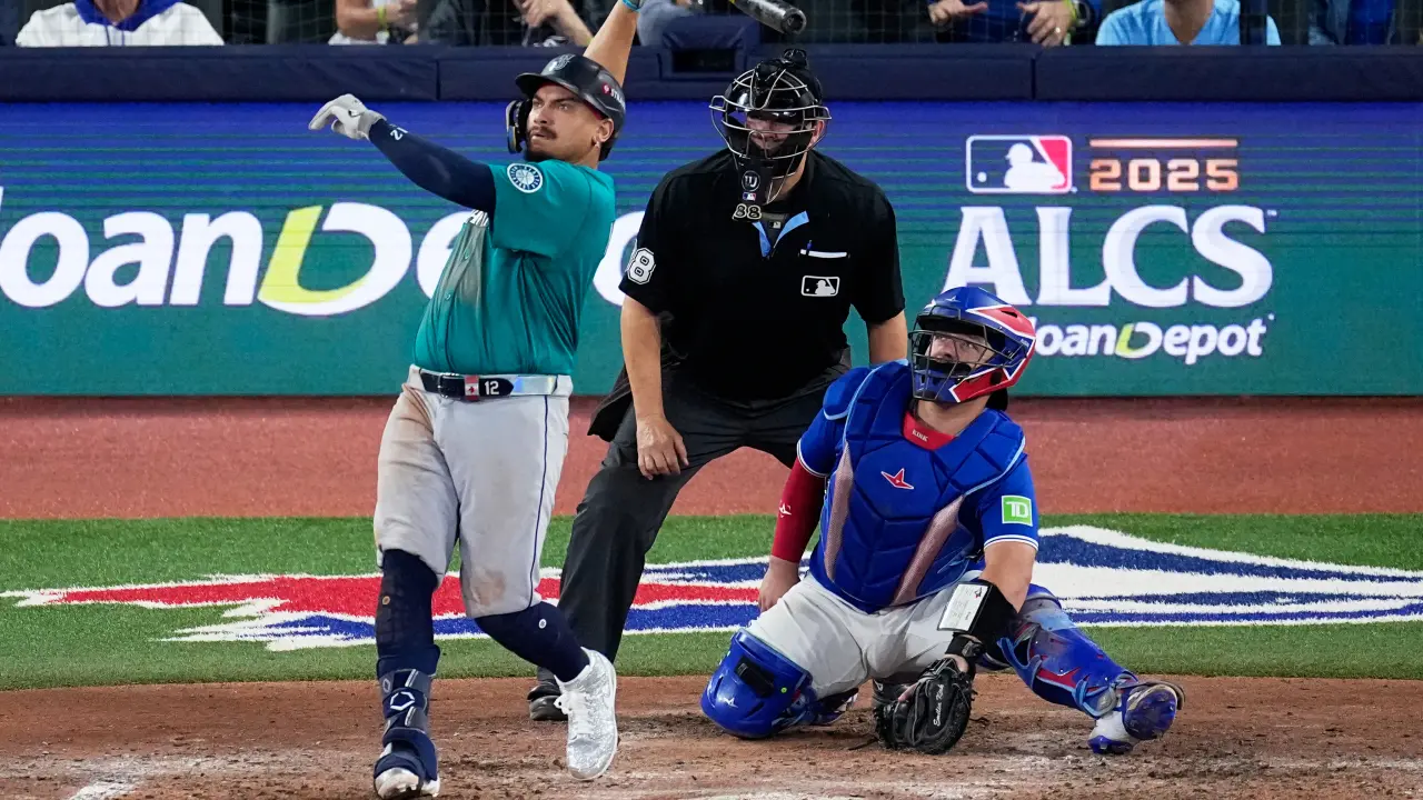 Marineros de Seattle lideran Serie de Campeonato tras vencer a Azulejos