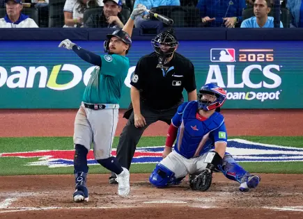 Marineros de Seattle lideran Serie de Campeonato tras vencer a Azulejos