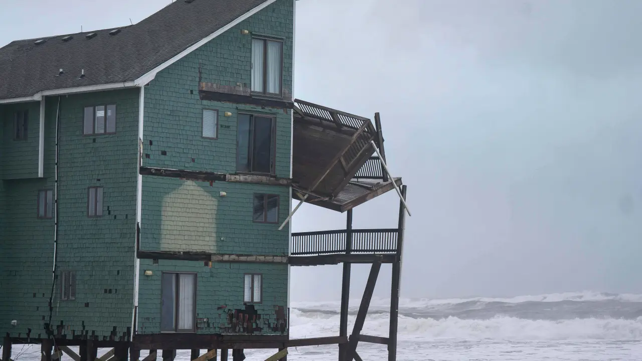 Rescatadas más de 30 personas tras paso del Tifón Halong en Alaska