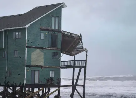 Rescatadas más de 30 personas tras paso del Tifón Halong en Alaska