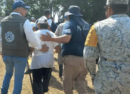 Rescatan a más de 300 personas aisladas tras lluvias en San Vicente