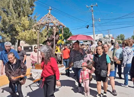 Suben al altar imagen de San Francisco Suben al altar imagen de San Francisco