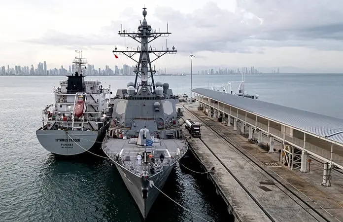 Ataca ejército de EU otro pequeño bote en el Caribe