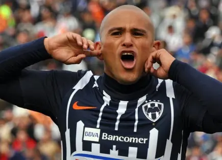 ‘Chupete’ Suazo anuncia su retiro