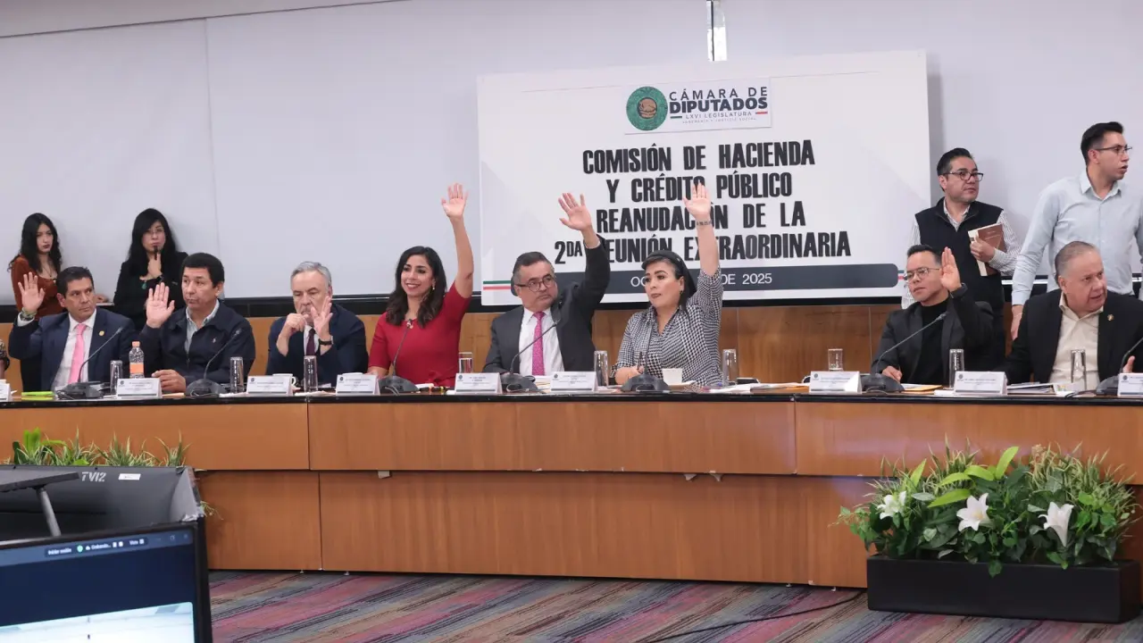 Comisión de Hacienda y Crédito Público aprobó paquete de dictámenes en materia de ingresos