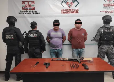 Detienen a tres presuntos implicados en bloqueos y quema de vehículos en Chiapas Detienen a tres presuntos implicados en bloqueos y quema de vehículos en Chiapas