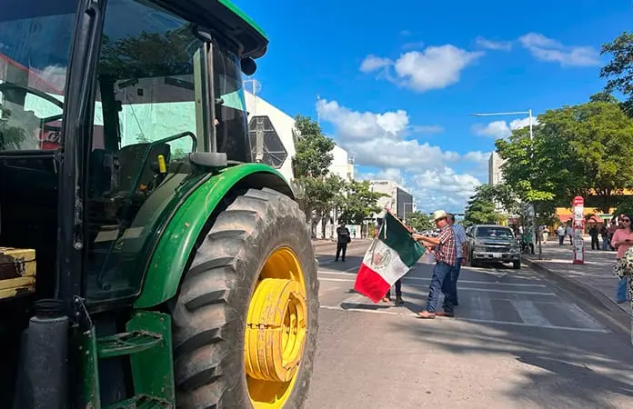 Realizan bloqueos en defensa del maíz
