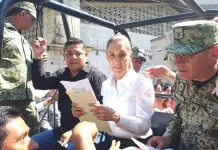 Sheinbaum recorre zonas afectadas en Tamazunchale