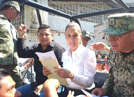 Sheinbaum recorre zonas afectadas en Tamazunchale