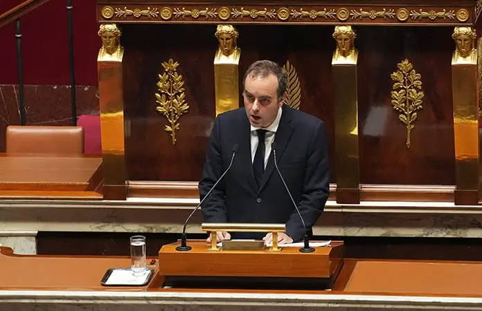 Suspende ministro francés la reforma de pensiones