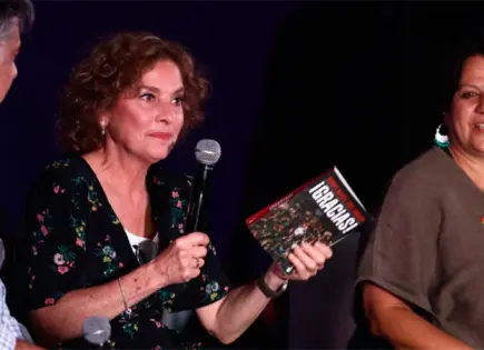 Beatriz Gutiérrez Müller reaparece en la Feria del Libro del Zócalo