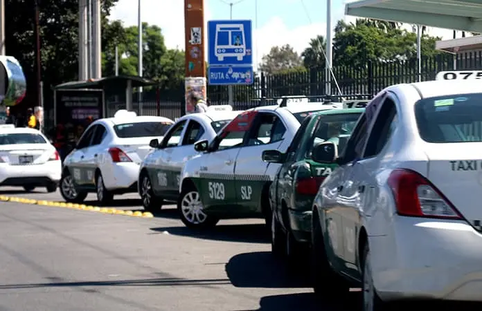 Con amparo, mujer se hace de concesión