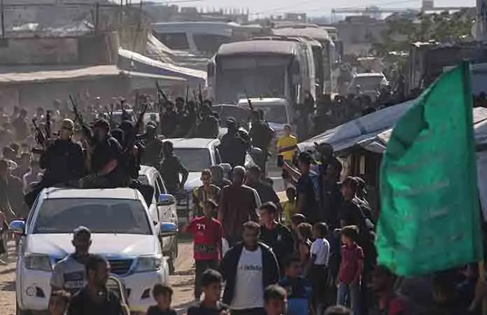 Israel deja libre a personal médico