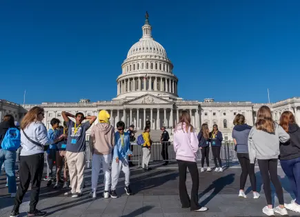 Jueza federal prohíbe despidos del gobierno Trump durante cierre Jueza federal prohíbe despidos del gobierno Trump durante cierre