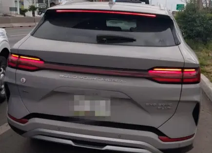 Policía Vial recupera camioneta robada, detienen a conductora