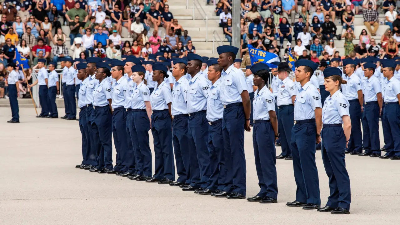 Qué saber sobre la deportación de familiares de militares de EEUU