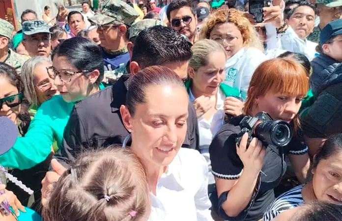 Recorre Sheinbaum las zonas inundadas en Tamazunchale