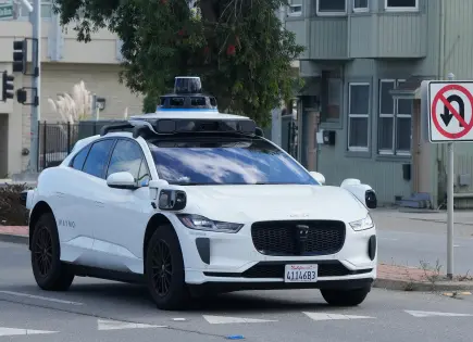 Waymo llevará sus robotaxis a las calles de Londres el próximo año