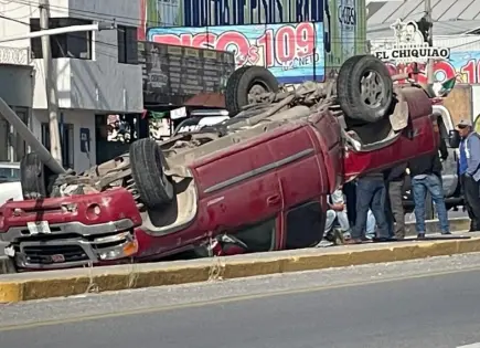 Vuelcan camioneta en carretera a Zacatecas; un lesionado Vuelcan camioneta en carretera a Zacatecas; un lesionado