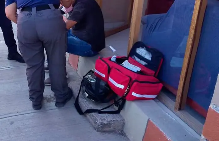 Derrapa motociclista y resulta lesionado