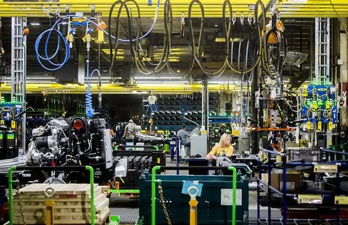 Arancel pegará a automotrices