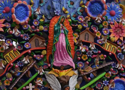 Artesanos mexicanos transforman barro en Árboles de la Vida admirados en el mundo Artesanos mexicanos transforman barro en Árboles de la Vida admirados en el mundo