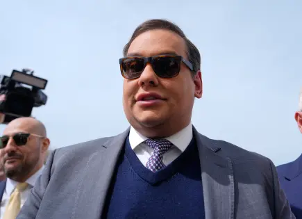 Donald Trump conmuta la sentencia del excongresista George Santos Donald Trump conmuta la sentencia del excongresista George Santos