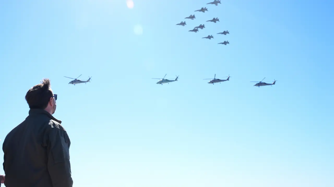 Gobernador Critica Disparos de Artillería en Autopista de California