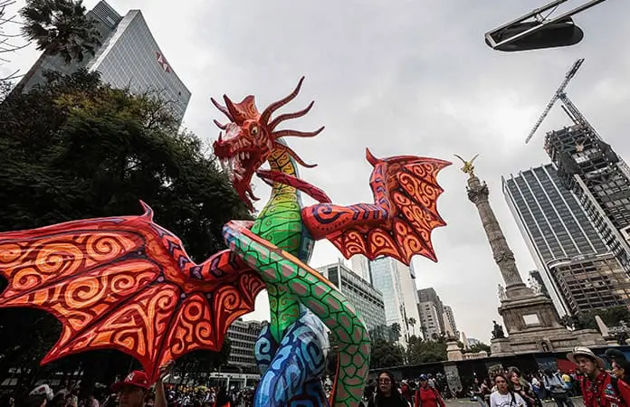 Monstruos causan frenesí