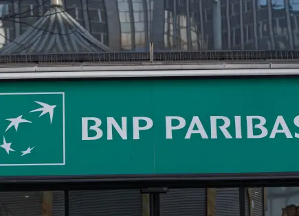 Veredicto de 21 millones contra banco francés por permitir acceso a Sudán