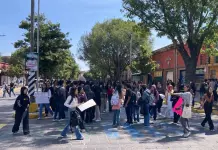Alumnos de la UASLP colapsan vialidades; denuncian agresión sexual en Derecho