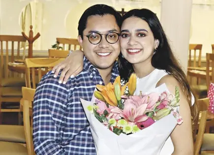 ANA PAULINA BIENVENIDA A LA FAMILIA DE SU PROMETIDO ANA PAULINA BIENVENIDA A LA FAMILIA DE SU PROMETIDO