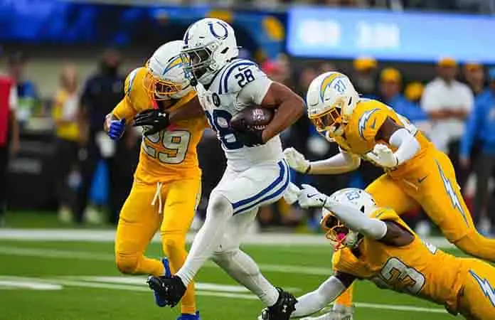 Colts rompen racha de 5 reveses en Los Ángeles