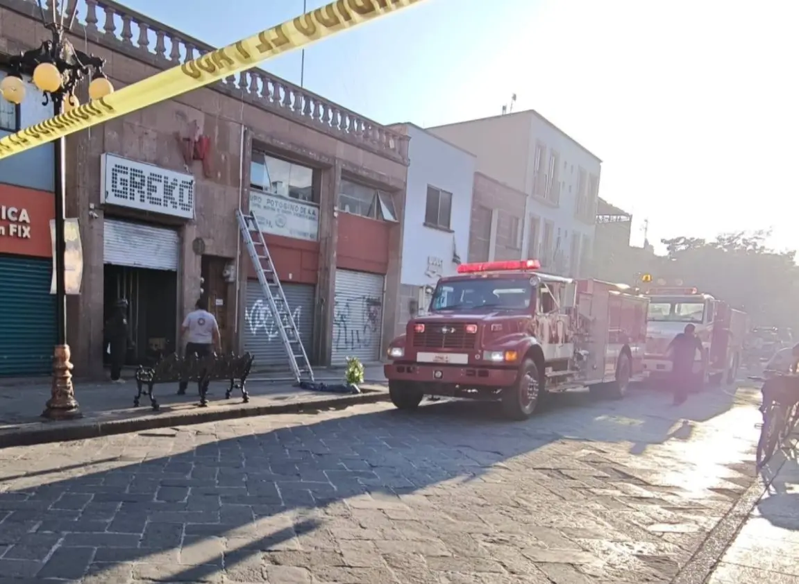 Controlan conato de incendio en avenida Carranza