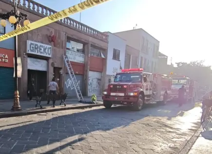 Controlan conato de incendio en avenida Carranza
