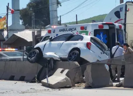 Accidente en circuito Potosí: Conductor choca contra objeto fijo