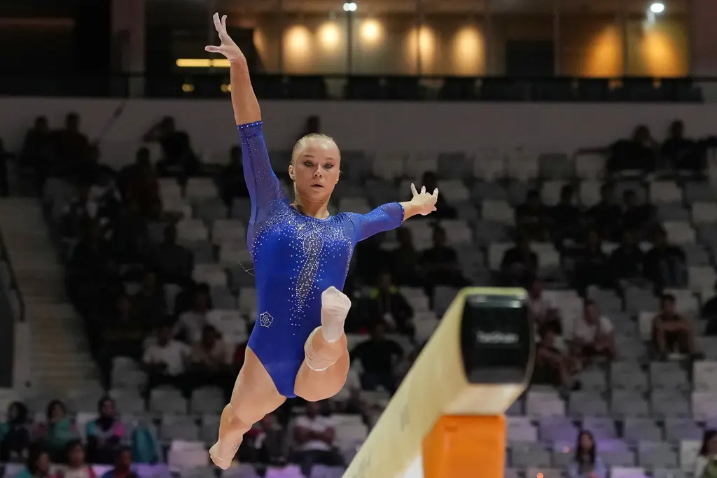 Angelina Melnikova brilla en su regreso al mundial de gimnasia