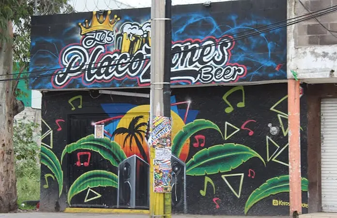 Clausuran bar y desactivan un baile clandestino