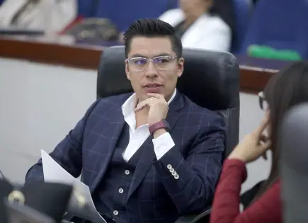 Diputado Cuauhtli Badillo niega vínculo con presunto agresor de la UASLP