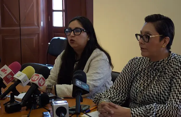 Cae director de Derecho y defensora universitaria