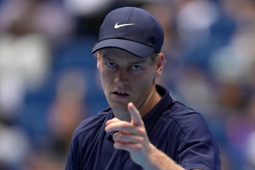 Jannik Sinner renuncia a la Copa Davis y desata críticas en Italia