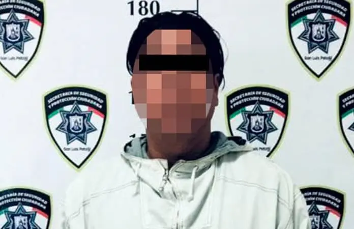 Apresan a taxista por lesionar a policía vial