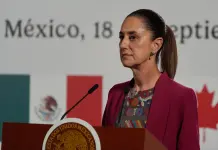 Claudia Sheinbaum propone reducir jornada laboral en México